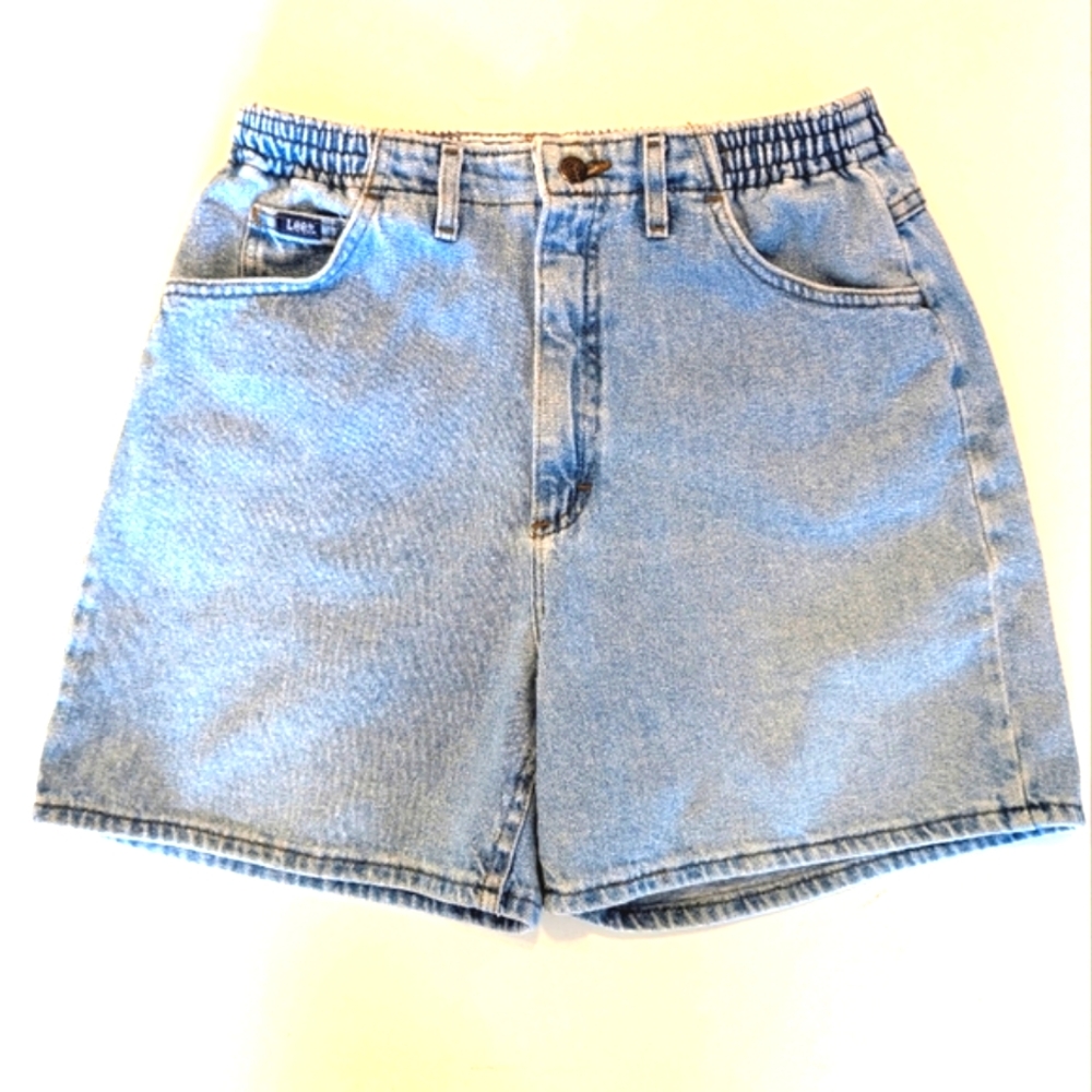 Vintage Lee cotton, light wash, high waist, elastic waist jorts. 12 Petite.